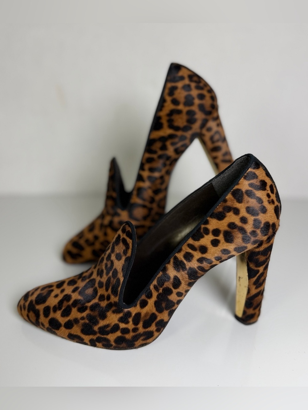 Stuart Weitzman Leopard Calf Hair Block Heel Pumps Gold Heel Accent Size 8M